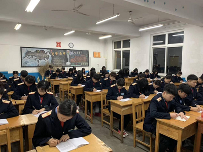 石家莊鐵路職業高級技工學校培養“技術+學歷”雙優鐵路人才 學校新聞